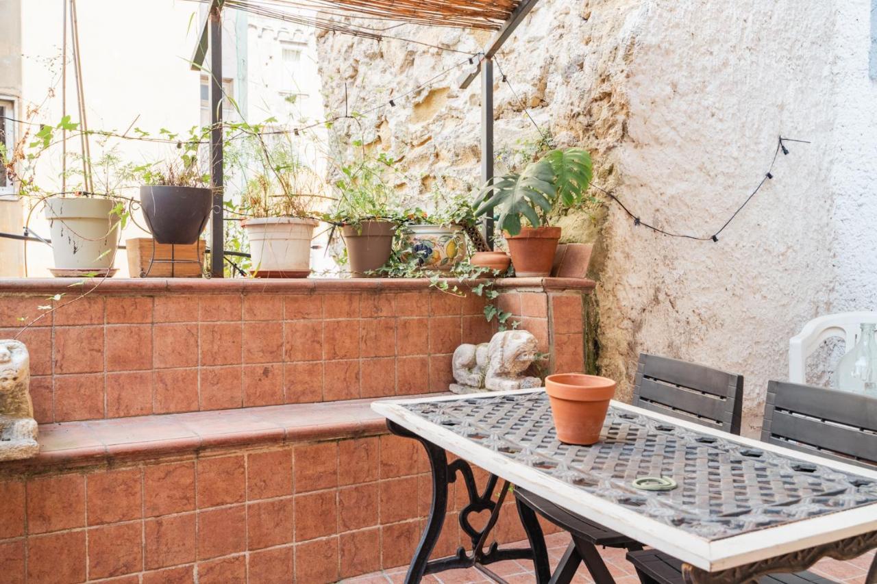 Appartamento In Pieno Centro Storico Con Terrazzo “O'Vicariello” Naples Exterior photo