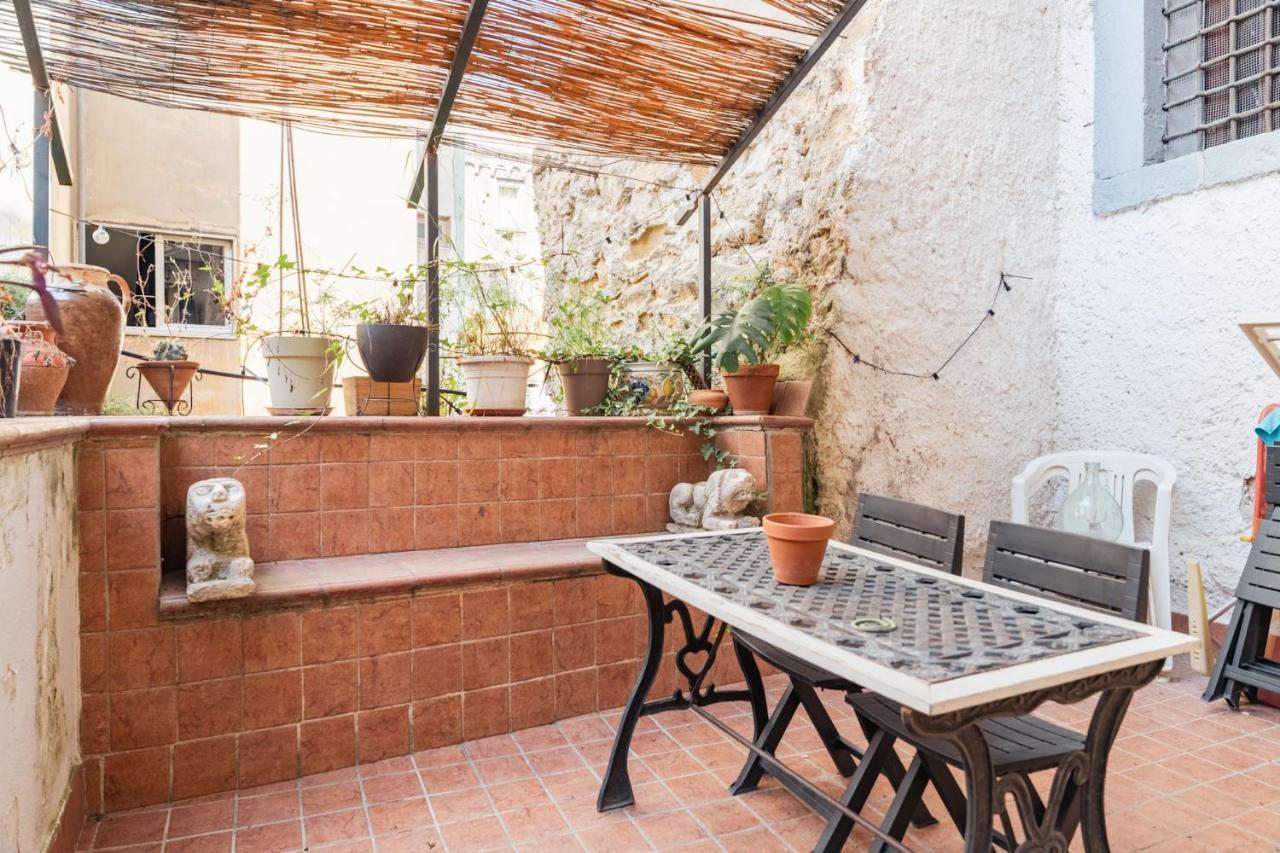 Appartamento In Pieno Centro Storico Con Terrazzo “O'Vicariello” Naples Exterior photo